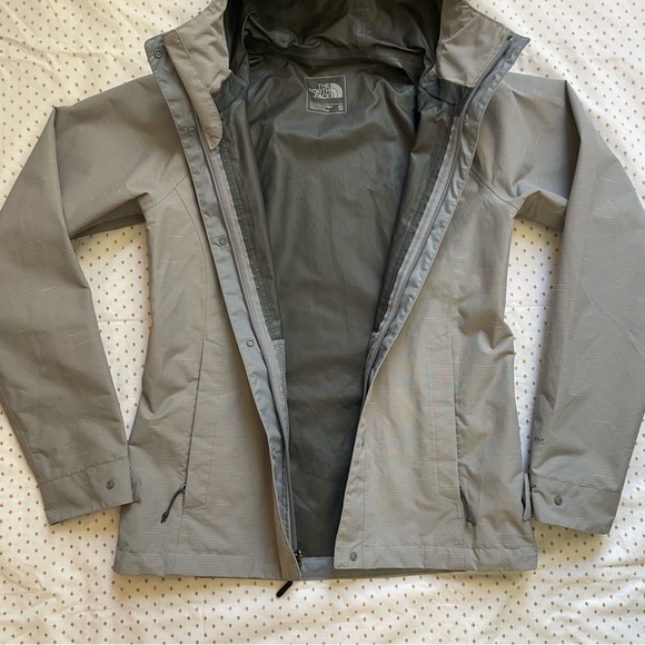 The North Face Women's Venture 2 Jacket Size XS - Picture 2 of 9
